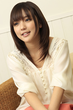 魂の骨格 女優 真野恵里菜